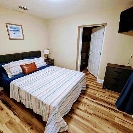 Charming & Cozy Lagoon Retreat - Steps From River - Parking Titusville Buitenkant foto