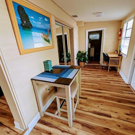 Charming & Cozy Lagoon Retreat - Steps From River - Parking Titusville Buitenkant foto