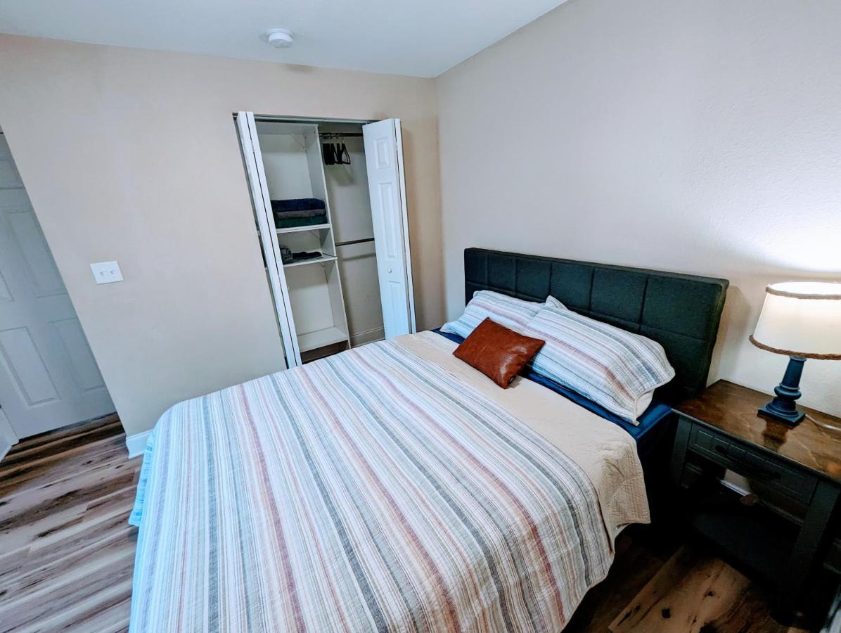 Charming & Cozy Lagoon Retreat - Steps From River - Parking Titusville Buitenkant foto