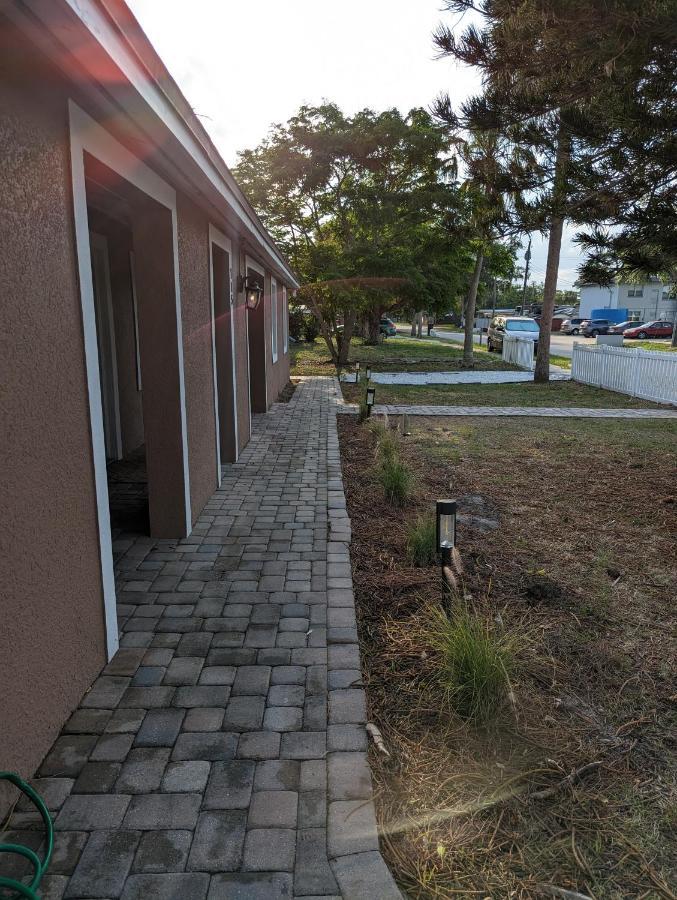 Charming & Cozy Lagoon Retreat - Steps From River - Parking Titusville Buitenkant foto